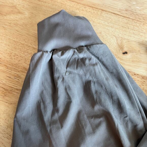 All in Motion Women's Green Stretch Woven Lined Pants - Size Large - NWT - Picture 14 of 15